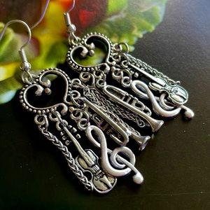 5 for $25 Musical earrings for music lovers